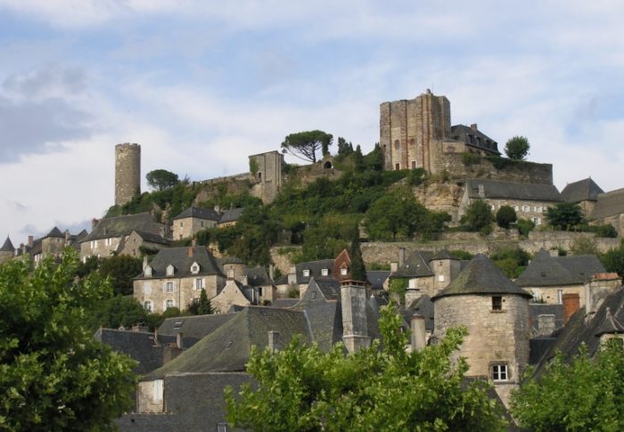 Visiter Turenne en Corrèze: conseils pratiques pour la visite de Turenne